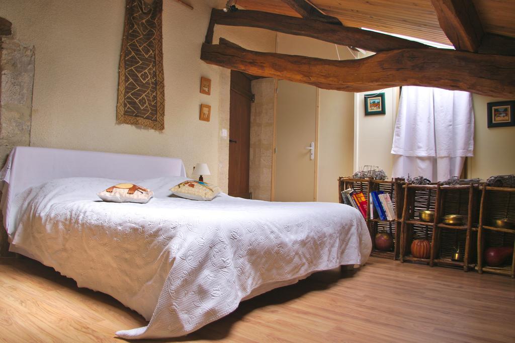 Bed and Breakfast Chez Mamie Et Papi Puynormand Exterior foto