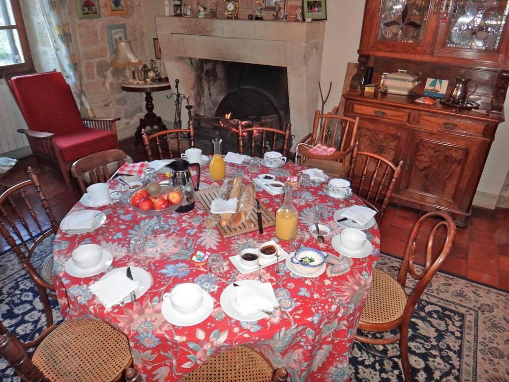 Bed and Breakfast Chez Mamie Et Papi Puynormand Exterior foto